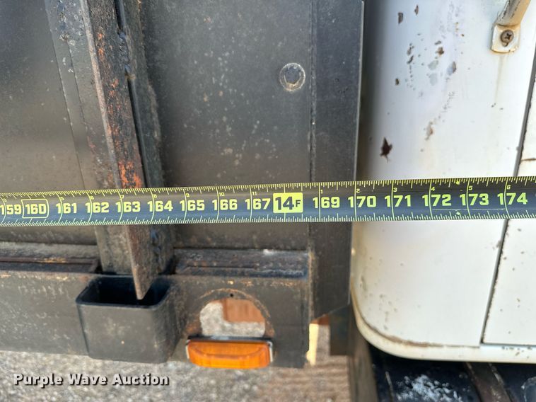 image for item OC9039 1981 International 1724  dump flatbed truck