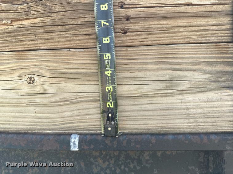 image for item OC9039 1981 International 1724  dump flatbed truck