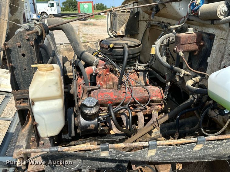 image for item OC9039 1981 International 1724  dump flatbed truck