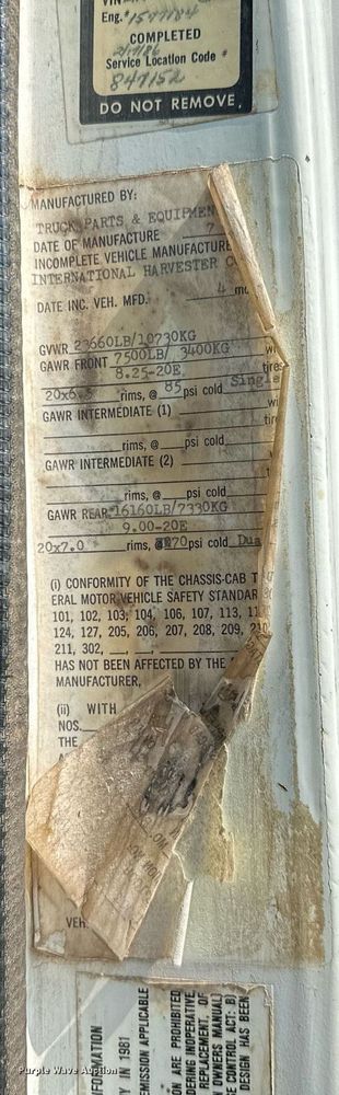 image for item OC9039 1981 International 1724  dump flatbed truck