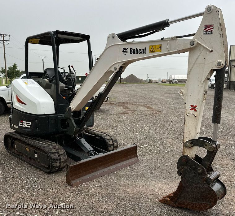 image for item OC9048 2021 Bobcat E32I  mini excavator