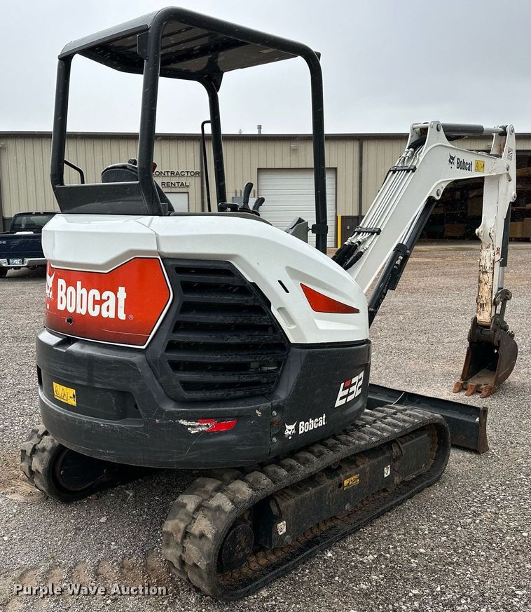 image for item OC9048 2021 Bobcat E32I  mini excavator