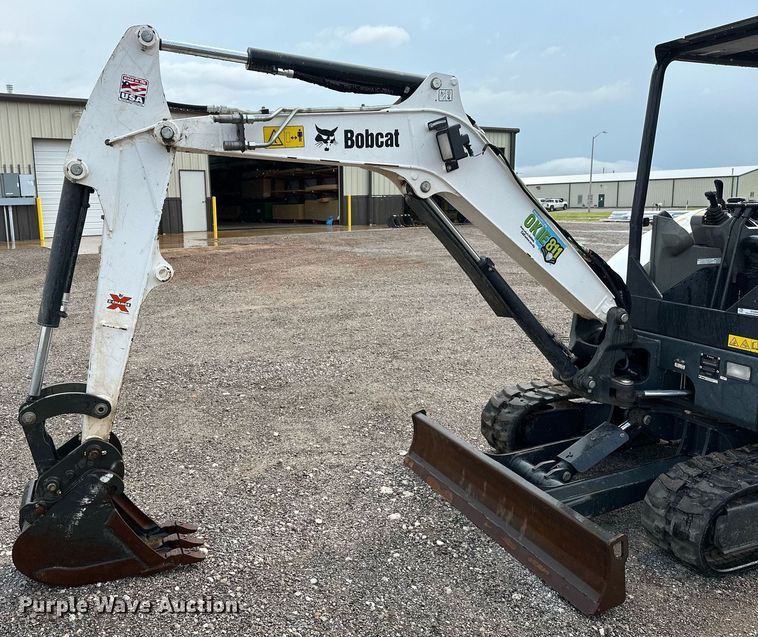 image for item OC9048 2021 Bobcat E32I  mini excavator