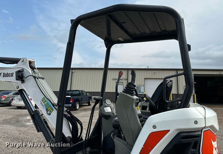 image for item OC9048 2021 Bobcat E32I  mini excavator