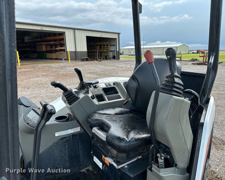 image for item OC9048 2021 Bobcat E32I  mini excavator