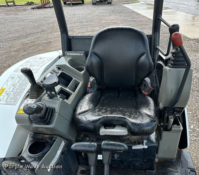 image for item OC9048 2021 Bobcat E32I  mini excavator