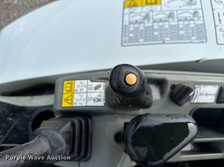 image for item OC9048 2021 Bobcat E32I  mini excavator