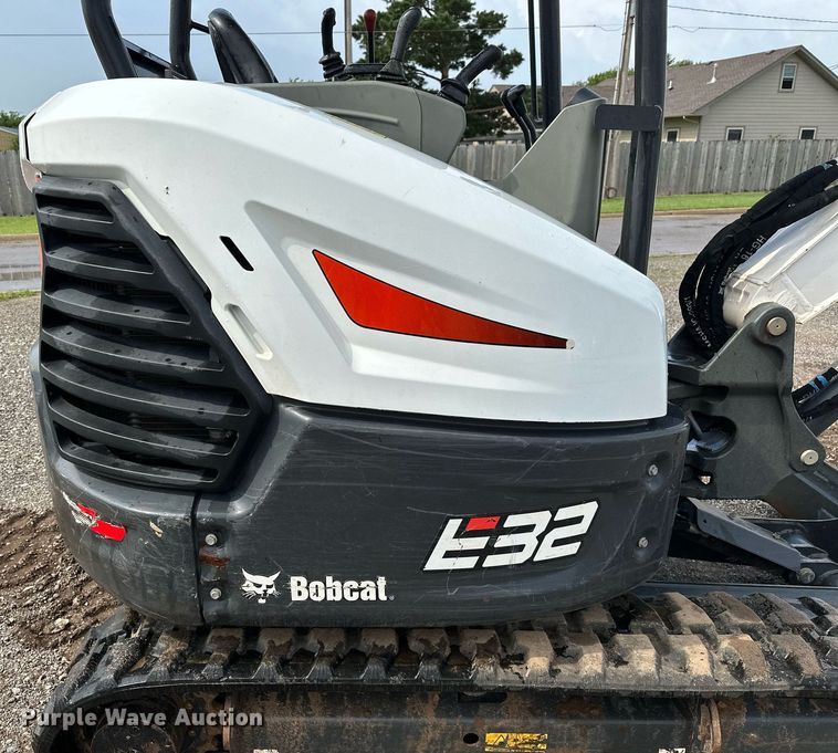 image for item OC9048 2021 Bobcat E32I  mini excavator