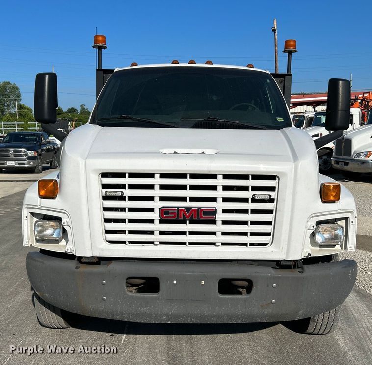 image for item OK9608 2007 GMC C6500  flatbed truck