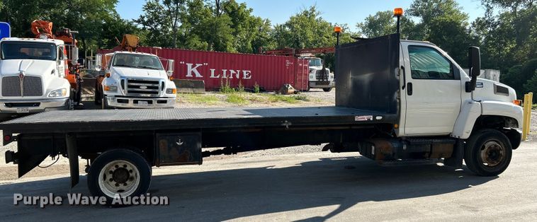 image for item OK9608 2007 GMC C6500  flatbed truck