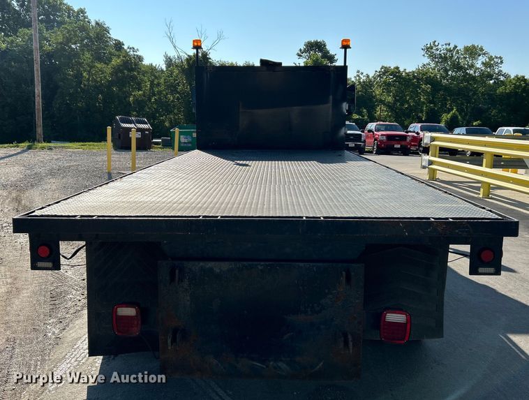 image for item OK9608 2007 GMC C6500  flatbed truck