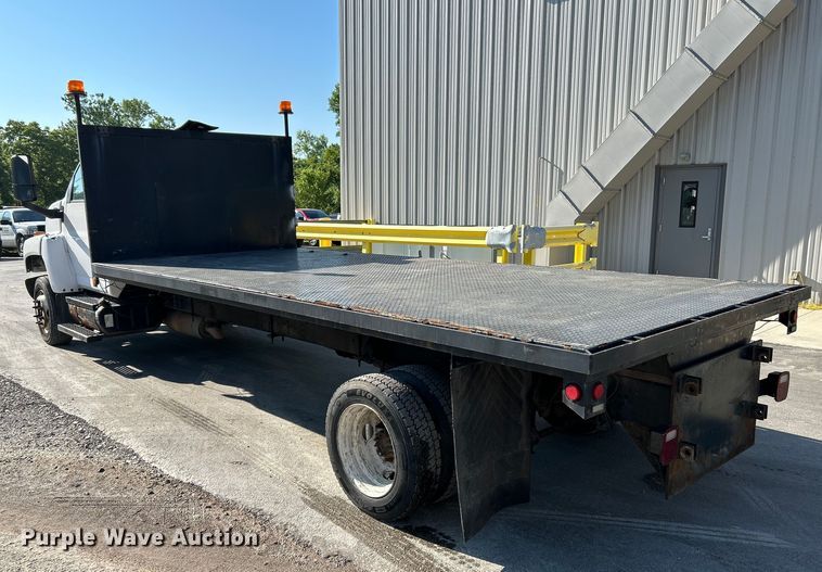 image for item OK9608 2007 GMC C6500  flatbed truck