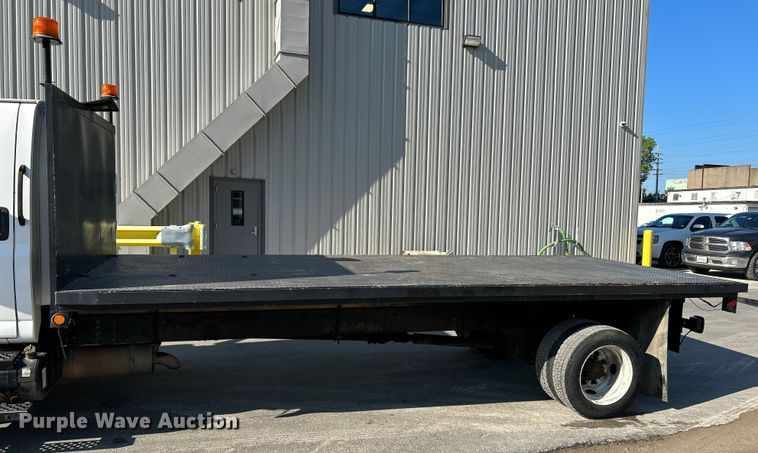 image for item OK9608 2007 GMC C6500  flatbed truck
