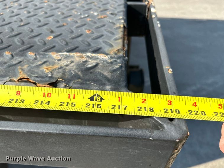 image for item OK9608 2007 GMC C6500  flatbed truck