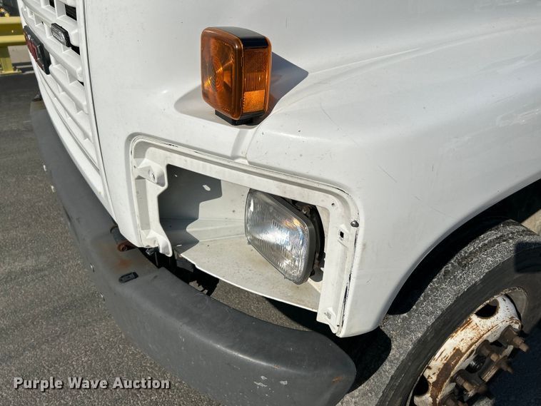 image for item OK9608 2007 GMC C6500  flatbed truck