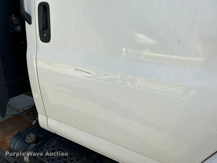 image for item OK9608 2007 GMC C6500  flatbed truck