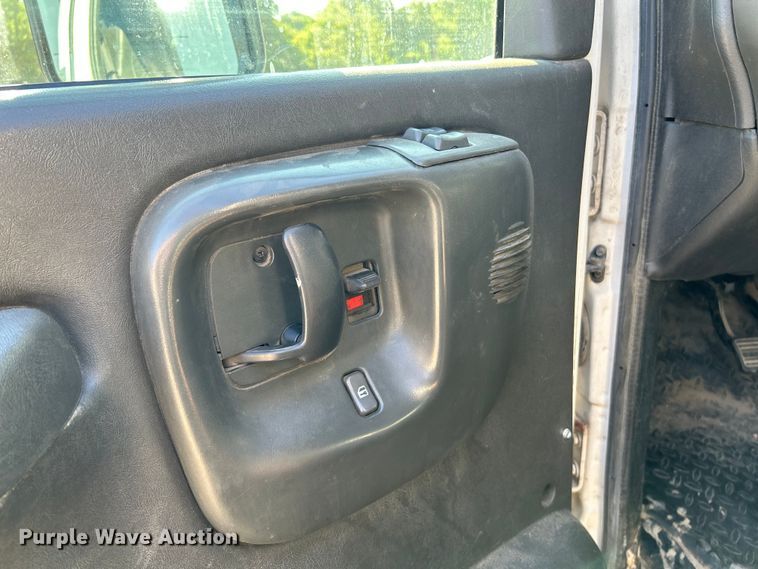 image for item OK9608 2007 GMC C6500  flatbed truck