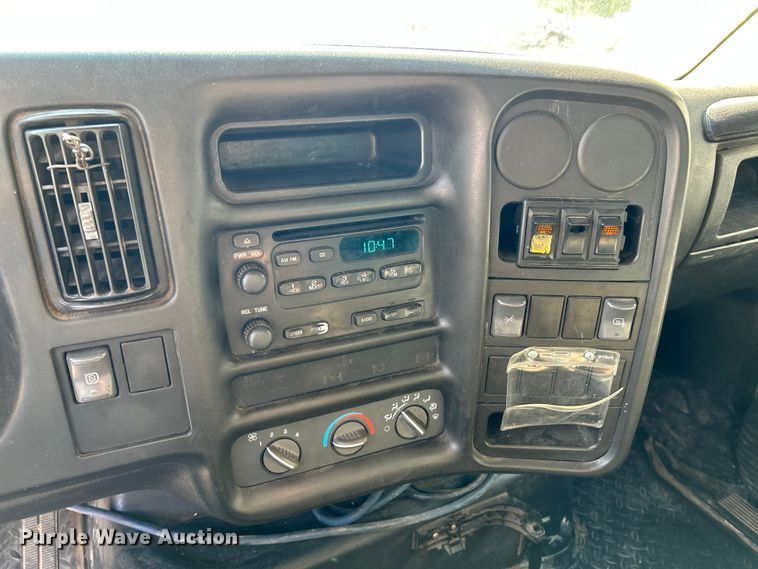 image for item OK9608 2007 GMC C6500  flatbed truck