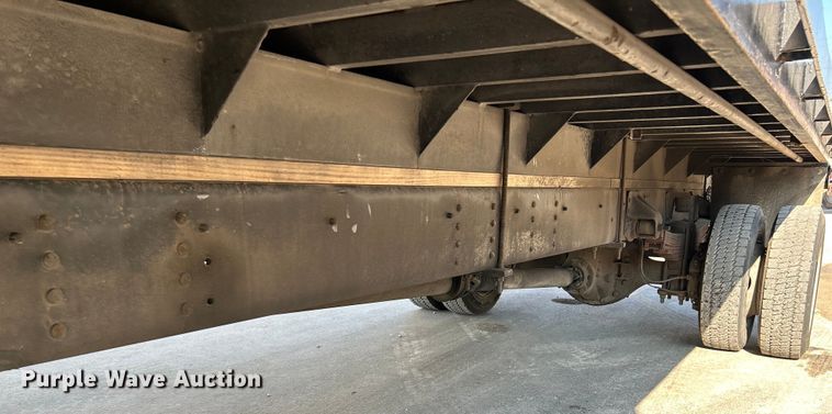 image for item OK9608 2007 GMC C6500  flatbed truck