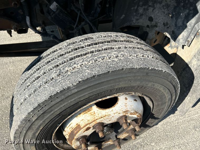 image for item OK9608 2007 GMC C6500  flatbed truck