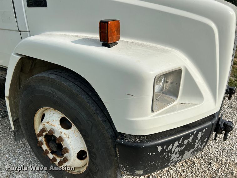 image for item OK9614 2002 Freightliner FL70  utility / service truck