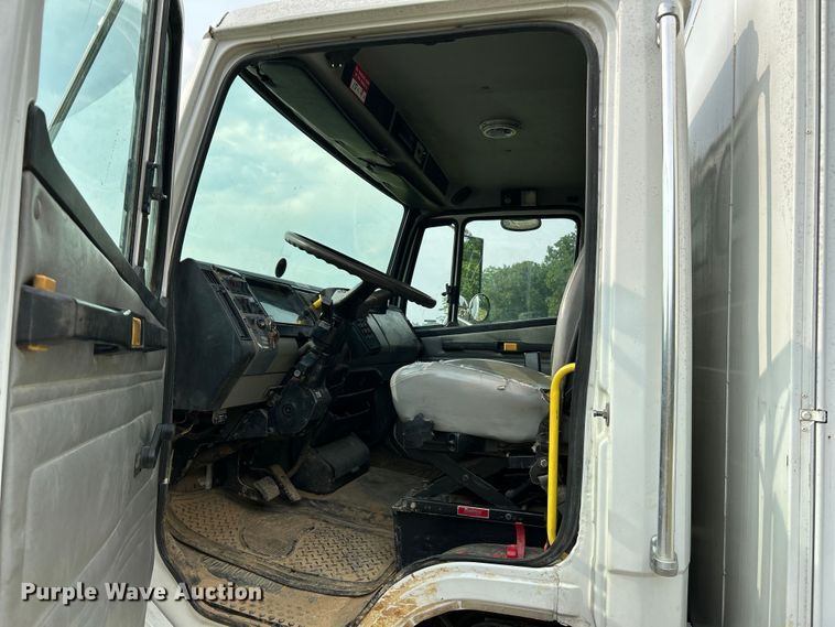 image for item OK9614 2002 Freightliner FL70  utility / service truck