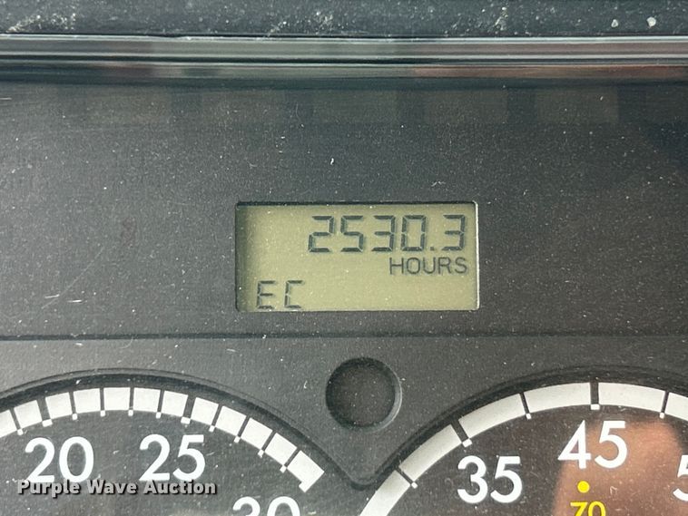 image for item OK9614 2002 Freightliner FL70  utility / service truck