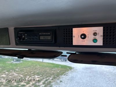 image for item OK9614 2002 Freightliner FL70  utility / service truck