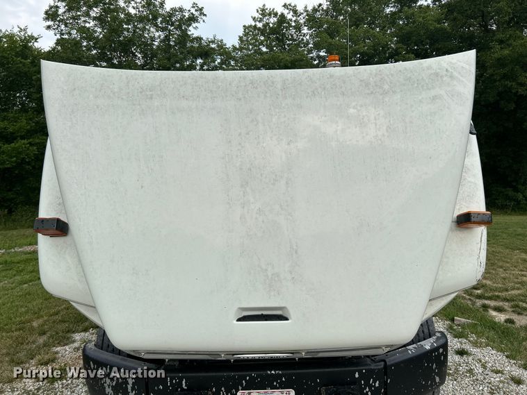 image for item OK9614 2002 Freightliner FL70  utility / service truck