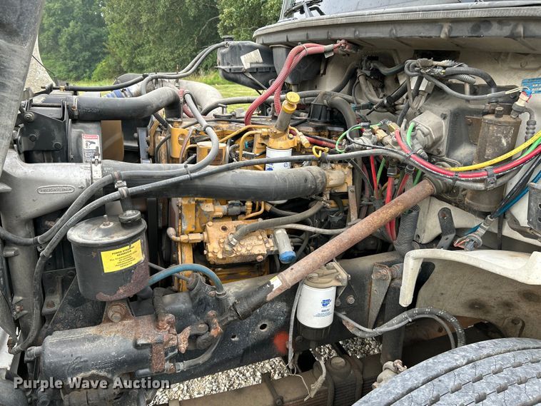 image for item OK9614 2002 Freightliner FL70  utility / service truck