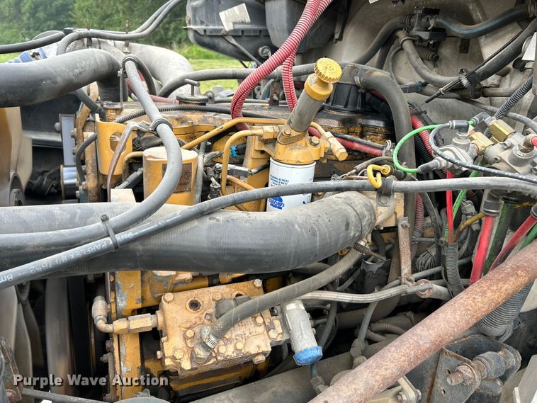 image for item OK9614 2002 Freightliner FL70  utility / service truck