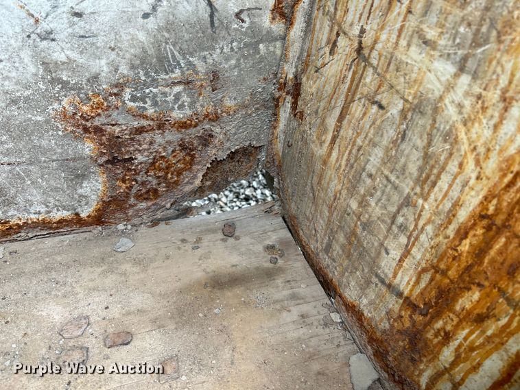 image for item OK9614 2002 Freightliner FL70  utility / service truck