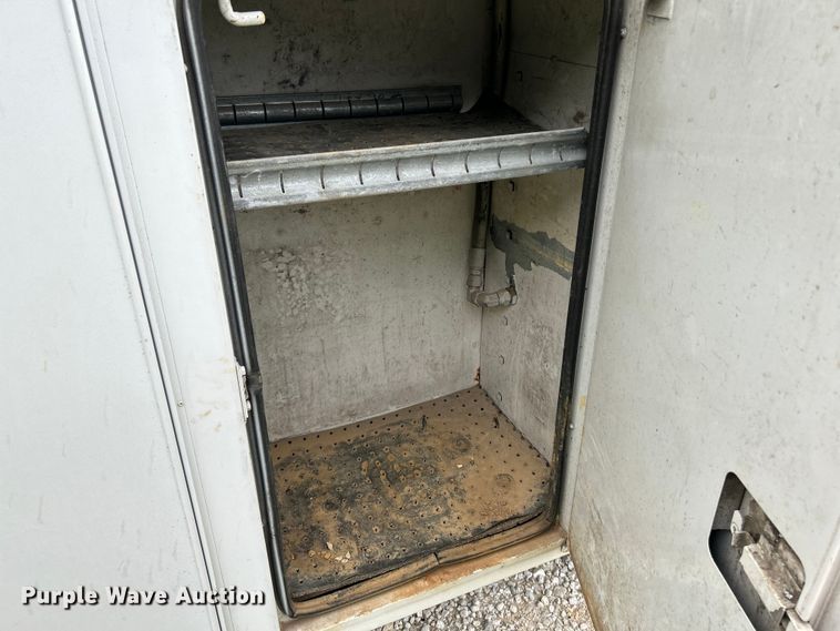 image for item OK9614 2002 Freightliner FL70  utility / service truck