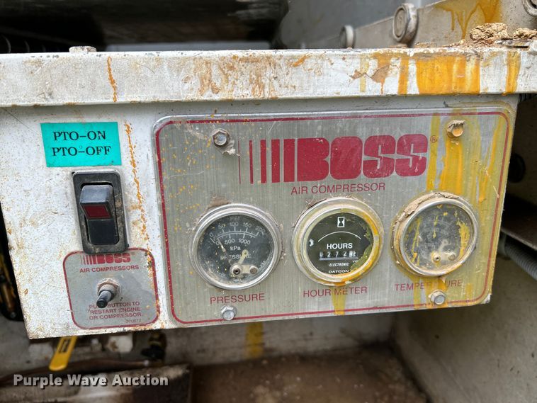 image for item OK9614 2002 Freightliner FL70  utility / service truck