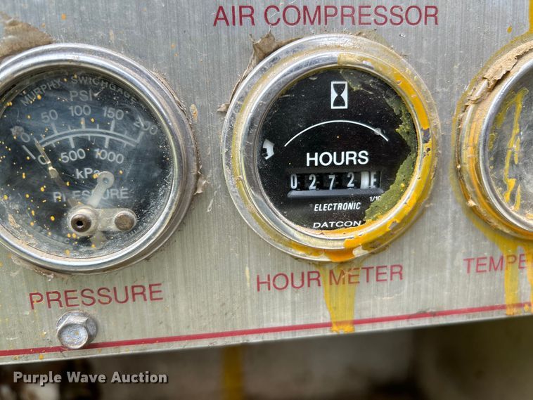 image for item OK9614 2002 Freightliner FL70  utility / service truck