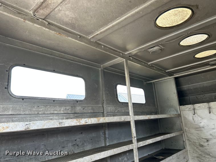 image for item OK9614 2002 Freightliner FL70  utility / service truck