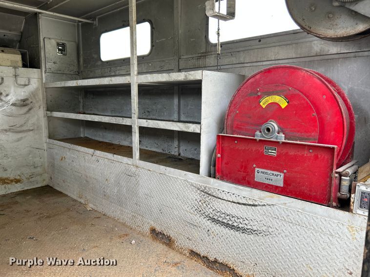 image for item OK9614 2002 Freightliner FL70  utility / service truck