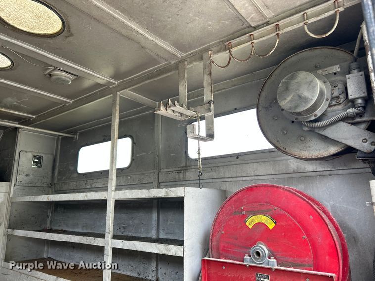 image for item OK9614 2002 Freightliner FL70  utility / service truck