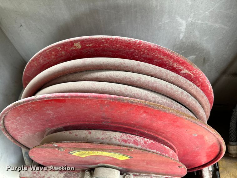 image for item OK9614 2002 Freightliner FL70  utility / service truck