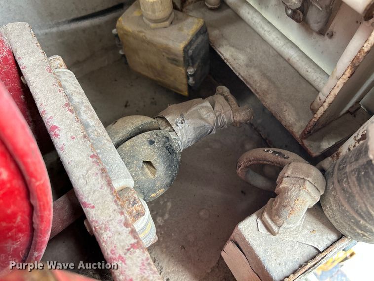 image for item OK9614 2002 Freightliner FL70  utility / service truck