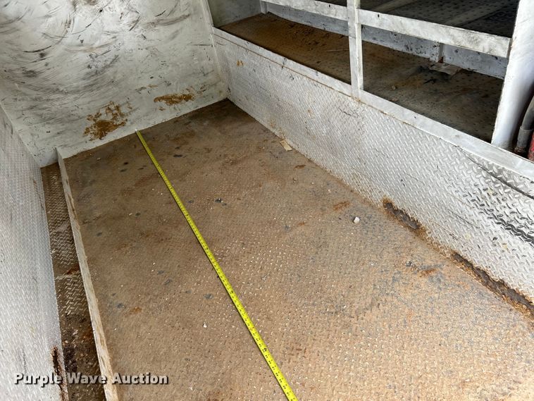 image for item OK9614 2002 Freightliner FL70  utility / service truck