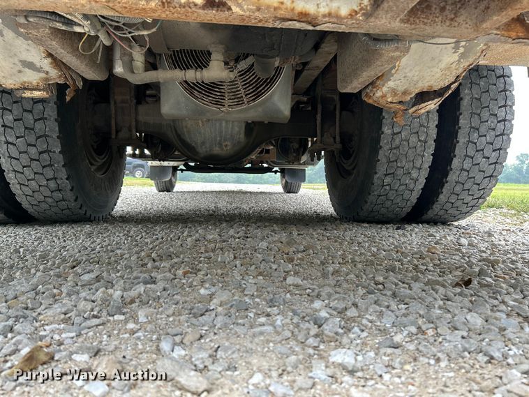 image for item OK9614 2002 Freightliner FL70  utility / service truck