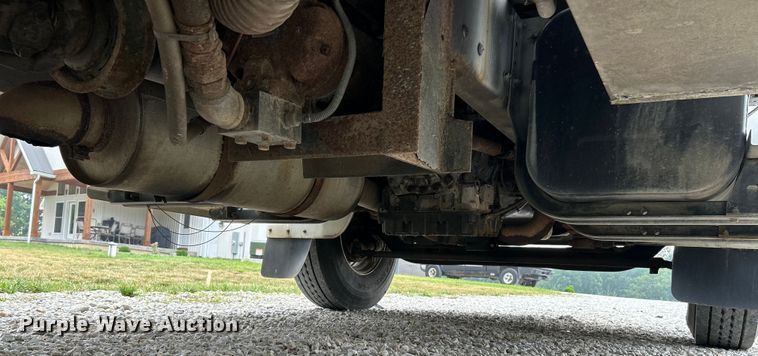 image for item OK9614 2002 Freightliner FL70  utility / service truck