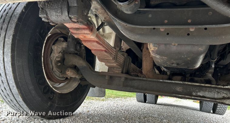 image for item OK9614 2002 Freightliner FL70  utility / service truck