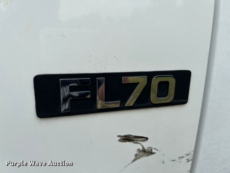 image for item OK9614 2002 Freightliner FL70  utility / service truck
