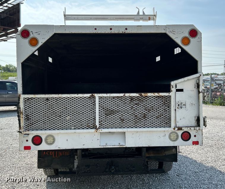 image for item OK9634 2015 Ford F550 Super Duty XL crew cab chipper truck