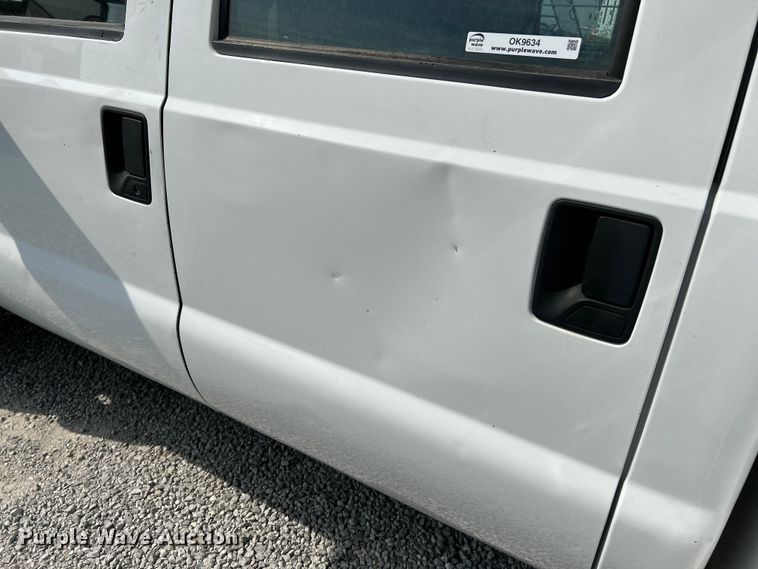 image for item OK9634 2015 Ford F550 Super Duty XL crew cab chipper truck