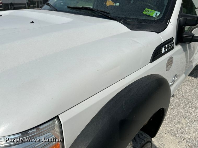 image for item OK9634 2015 Ford F550 Super Duty XL crew cab chipper truck