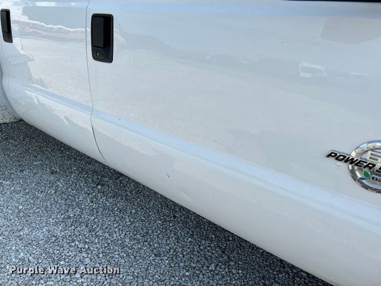 image for item OK9634 2015 Ford F550 Super Duty XL crew cab chipper truck