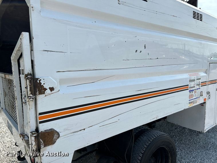 image for item OK9634 2015 Ford F550 Super Duty XL crew cab chipper truck